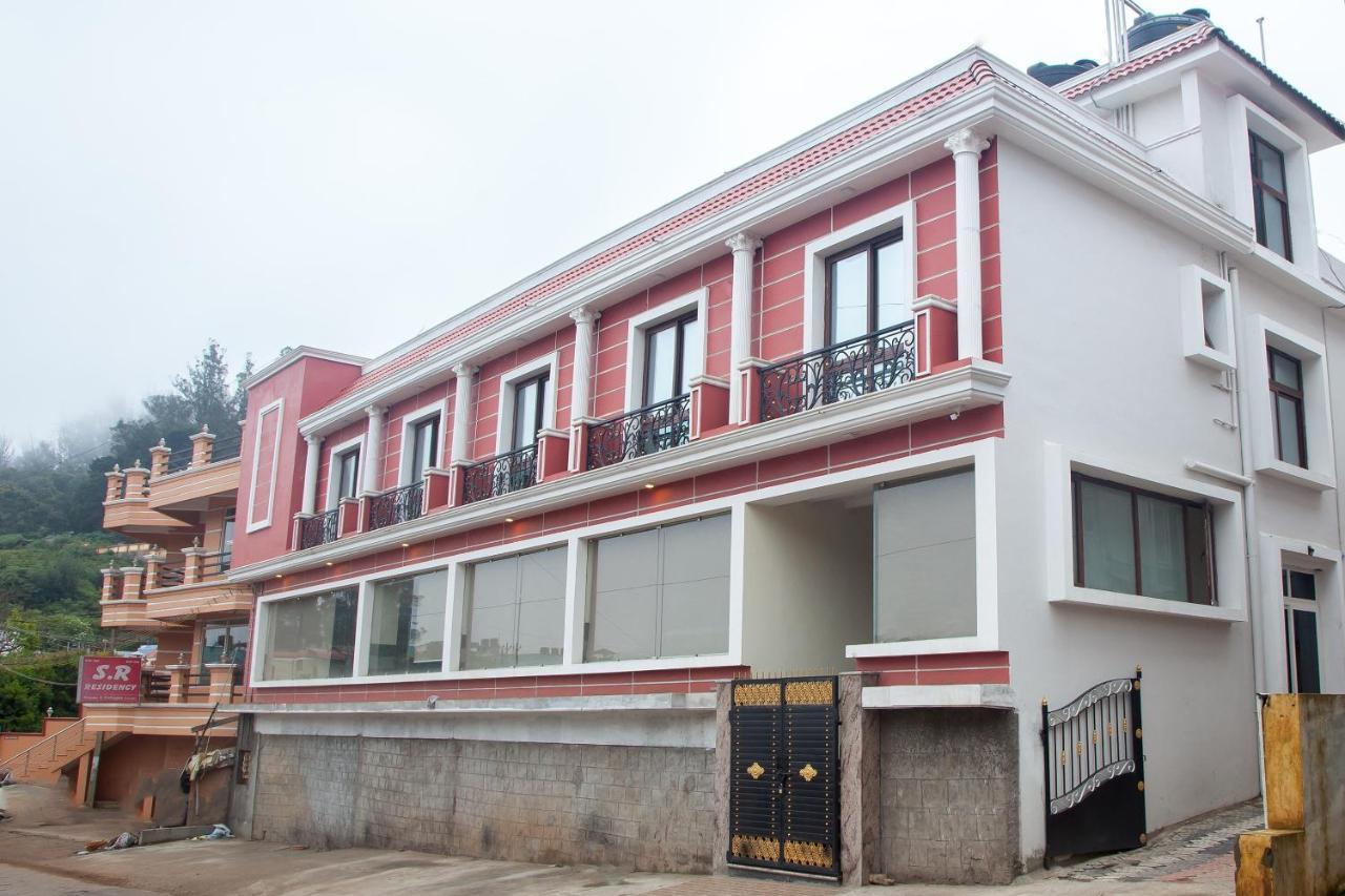 Oyo 16773 Hillcrest Metro Hotel Ooty Exterior foto